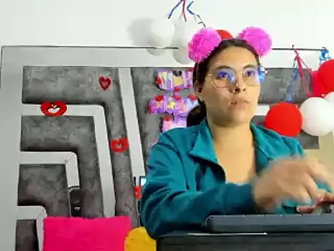 Salome Moonn online show from 02.15.25