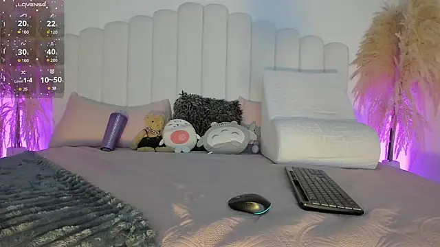 Snapshot of cherie___ chatting on 11.06.25 cherie online show from 11.06.25