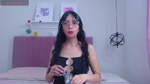 Snapshot of dholcee chatting on 03.22.25 dholcee online show from 03.22.25