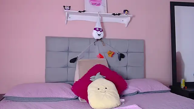 Snapshot of dholcee chatting on 10.17.25 dholcee online show from 10.17.25