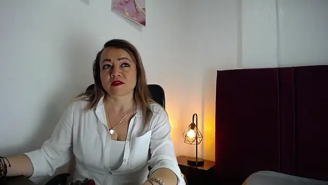 Snapshot of Lupiita223 chatting on 02.27.25 Lupiita223 online show from 02.27.25