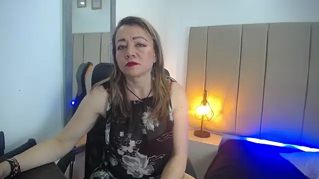Snapshot of Lupiita223 chatting on 03.05.25 Lupiita223 online show from 03.05.25