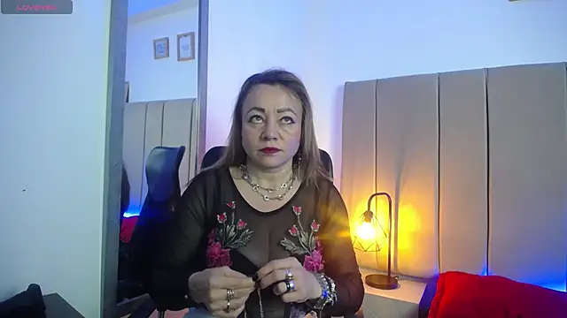 Snapshot of Lupiita223 chatting on 03.11.25 Lupiita223 online show from 03.11.25