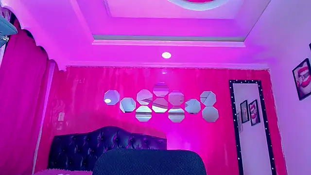 TiffanyMackensyy online show from 02.20.26