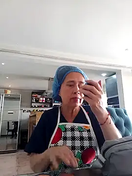 Snapshot of MARYQUANT chatting on 10.02.25 MARYQUANT online show from 10.02.25