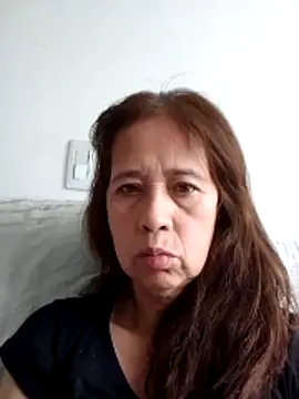 Snapshot of MARYQUANT chatting on 10.26.25 MARYQUANT online show from 10.26.25