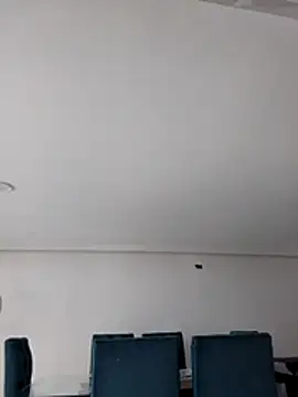 Snapshot of MARYQUANT chatting on 10.27.25 MARYQUANT online show from 10.27.25