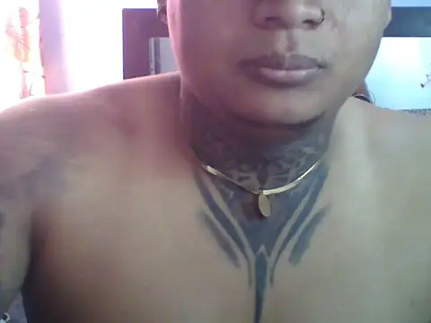 Snapshot of Realesf1114 chatting on 10.09.25 Realesf1114 online show from 10.09.25