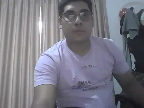 estudiante69 online show from 10.13.25