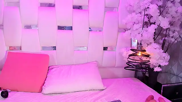 Parismorelli1 online show from 04.18.26