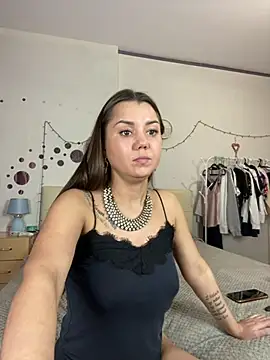 Snapshot of MiraMiss chatting on 12.22.24 MiraMiss online show from 12.22.24
