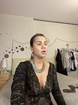 Snapshot of MiraMiss chatting on 02.06.25 MiraMiss online show from 02.06.25