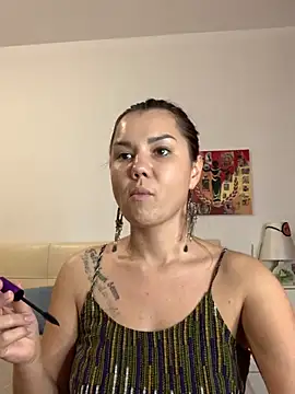 Snapshot of MiraMiss chatting on 09.24.25 MiraMiss online show from 09.24.25