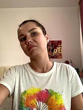 Snapshot of MiraMiss chatting on 10.09.25 MiraMiss online show from 10.09.25