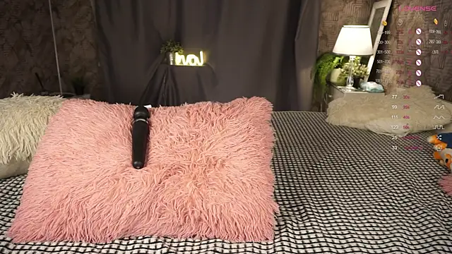 Snapshot of DorisHalsted chatting on 12.09.24 DorisHalsted online show from 12.09.24