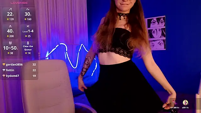 Snapshot of VioletShine chatting on 12.12.24 VioletShine online show from 12.12.24