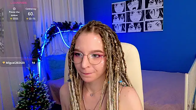 Snapshot of VioletShine chatting on 12.25.24 VioletShine online show from 12.25.24