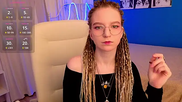 Snapshot of VioletShine chatting on 01.09.25 VioletShine online show from 01.09.25