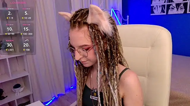 Snapshot of VioletShine chatting on 01.16.25 VioletShine online show from 01.16.25