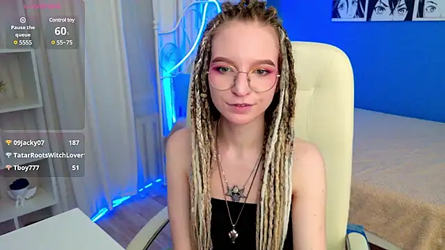 Snapshot of VioletShine chatting on 01.18.25 VioletShine online show from 01.18.25