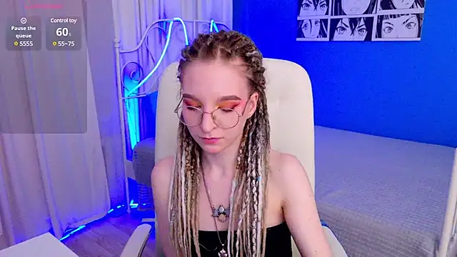 Snapshot of VioletShine chatting on 01.22.25 VioletShine online show from 01.22.25