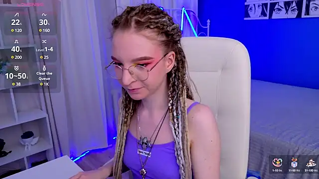 Snapshot of VioletShine chatting on 01.30.25 VioletShine online show from 01.30.25