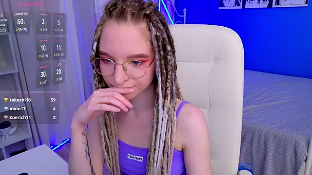 Snapshot of VioletShine chatting on 01.30.25 VioletShine online show from 01.30.25