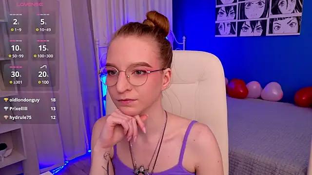 Snapshot of VioletShine chatting on 02.12.25 VioletShine online show from 02.12.25