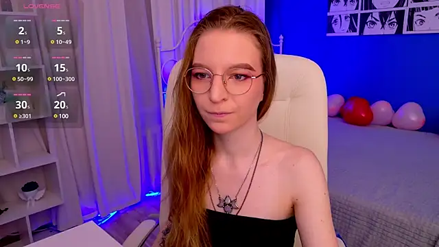 Snapshot of VioletShine chatting on 02.13.25 VioletShine online show from 02.13.25