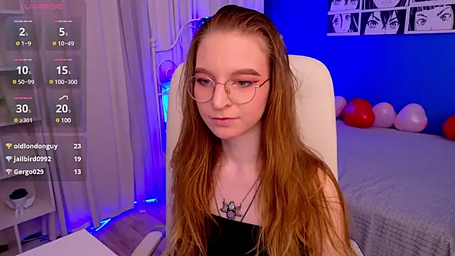 Snapshot of VioletShine chatting on 02.13.25 VioletShine online show from 02.13.25