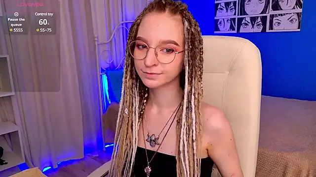 Snapshot of VioletShine chatting on 03.15.25 VioletShine online show from 03.15.25