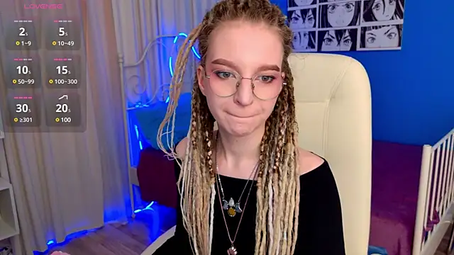 Snapshot of VioletShine chatting on 03.22.25 VioletShine online show from 03.22.25