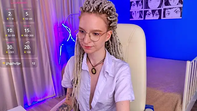 Snapshot of VioletShine chatting on 07.25.26 VioletShine online show from 07.25.26
