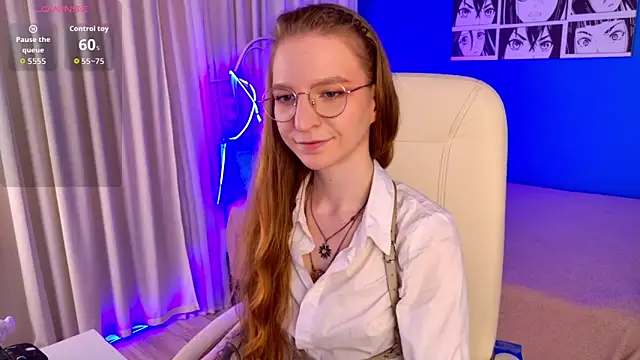 Snapshot of VioletShine chatting on 08.04.26 VioletShine online show from 08.04.26