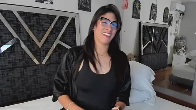 Snapshot of Jonness_Isa_ chatting on 10.25.25 Jonness Isa  online show from 10.25.25