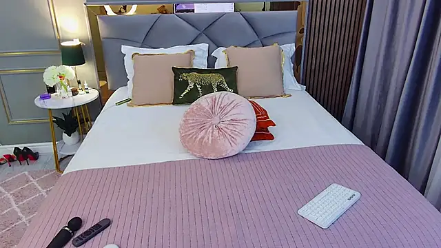 AvaCristal online show from 04.14.26