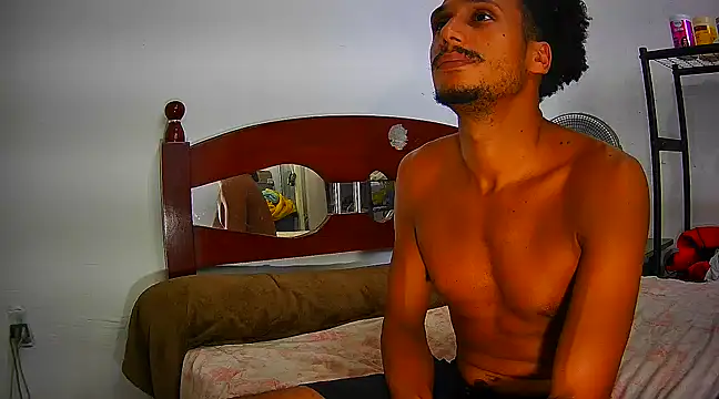 SkinnyLatinMan online show from 02.17.25