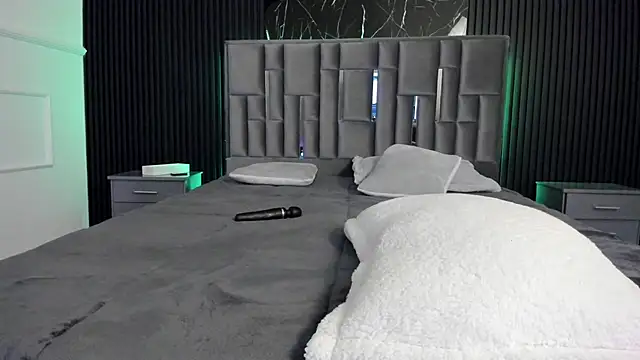 CelestteBloom online show from 12.19.24