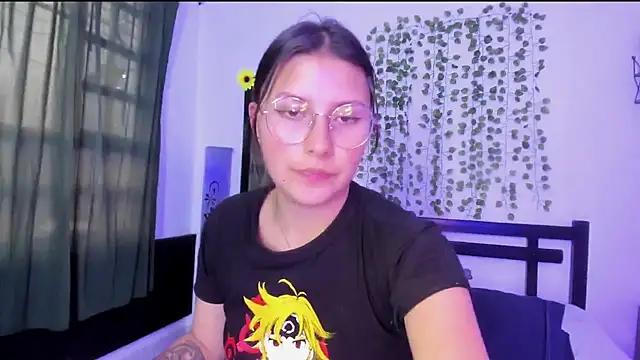Snapshot of Noellesable chatting on 12.28.24 Noellesable online show from 12.28.24