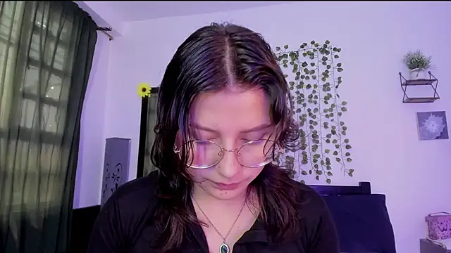 Snapshot of Noellesable chatting on 01.14.25 Noellesable online show from 01.14.25