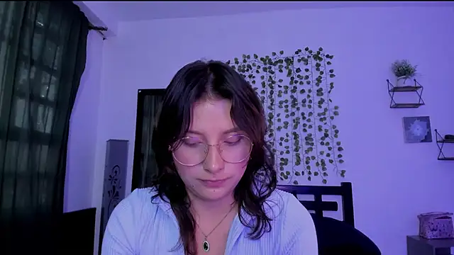Snapshot of Noellesable chatting on 01.18.25 Noellesable online show from 01.18.25