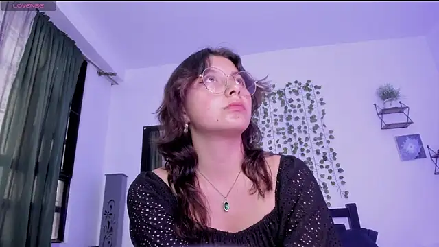 Snapshot of Noellesable chatting on 01.24.25 Noellesable online show from 01.24.25