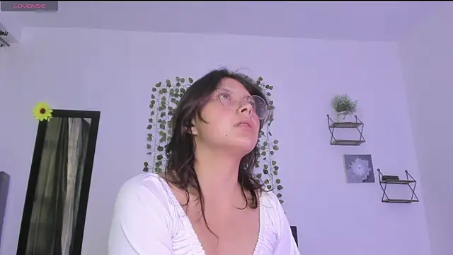 Snapshot of Noellesable chatting on 01.28.25 Noellesable online show from 01.28.25
