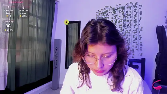 Snapshot of Noellesable chatting on 03.08.25 Noellesable online show from 03.08.25