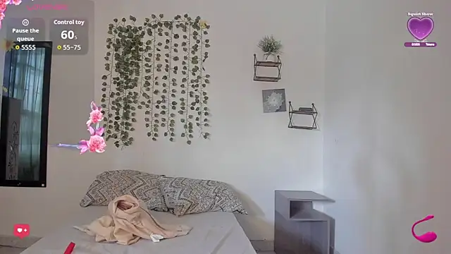 Snapshot of Noellesable chatting on 09.25.25 Noellesable online show from 09.25.25