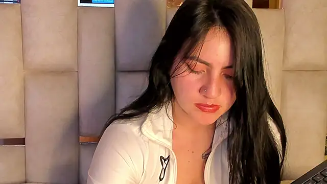 Snapshot of jenifer__power10 chatting on 01.05.25 jenifer  power10 online show from 01.05.25