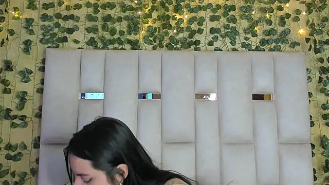 Snapshot of jenifer__power10 chatting on 01.09.25 jenifer  power10 online show from 01.09.25