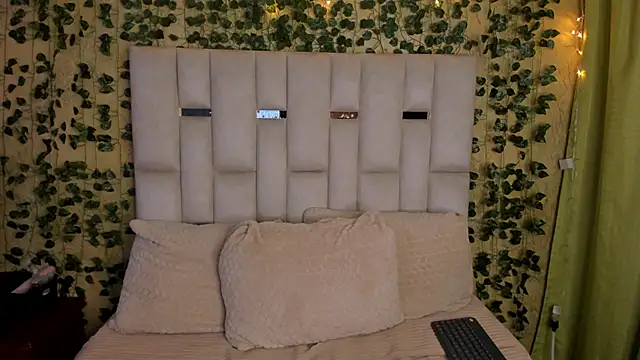 Snapshot of jenifer__power10 chatting on 01.15.25 jenifer  power10 online show from 01.15.25