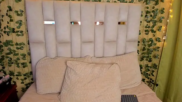 Snapshot of jenifer__power10 chatting on 01.17.25 jenifer  power10 online show from 01.17.25