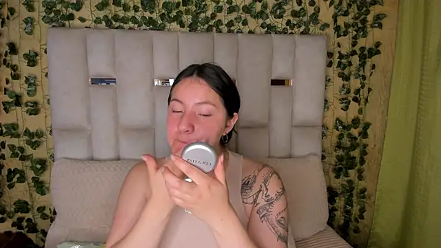 Snapshot of jenifer__power10 chatting on 01.24.25 jenifer  power10 online show from 01.24.25